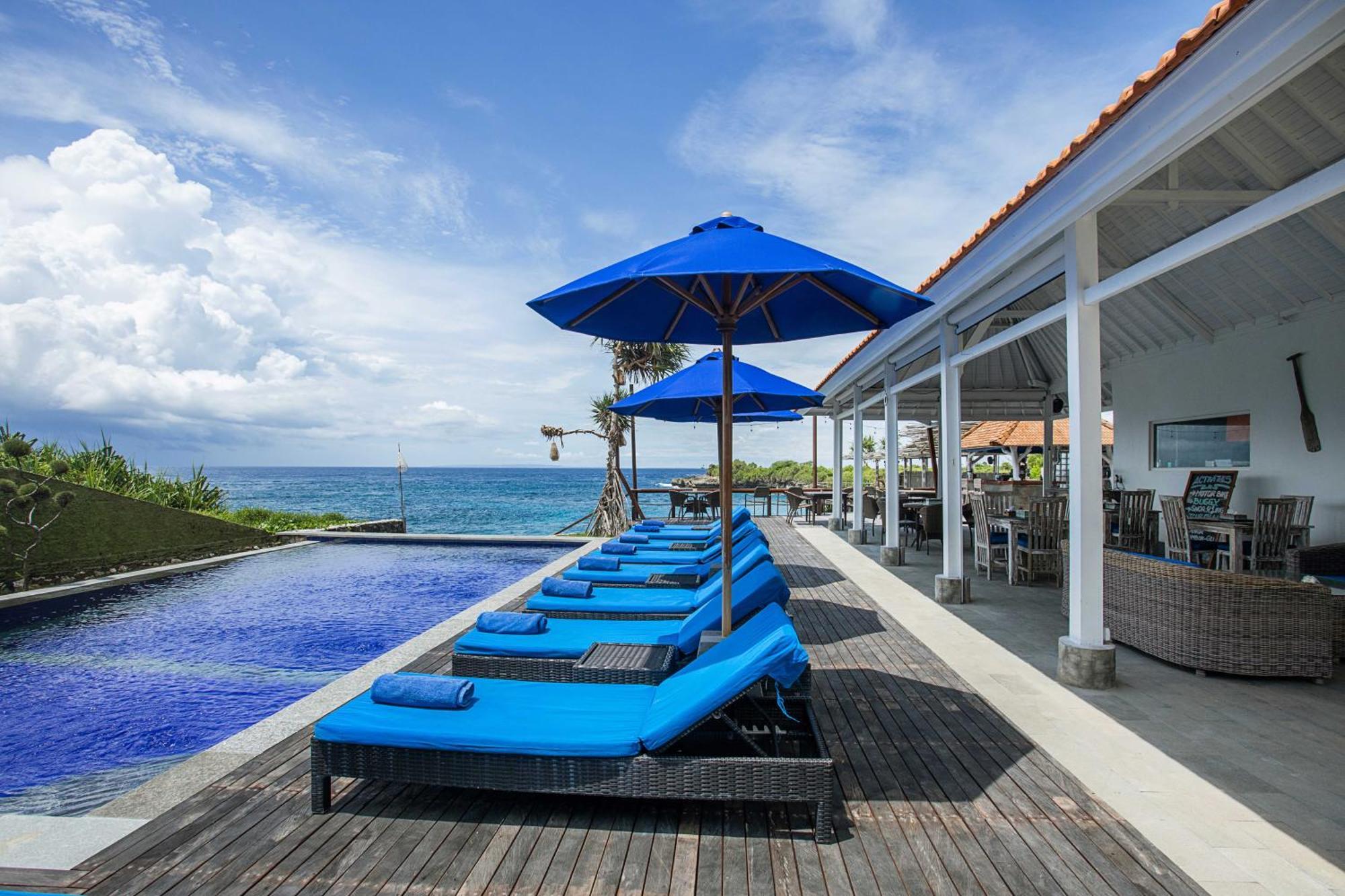 Water Blow Huts Lembongan