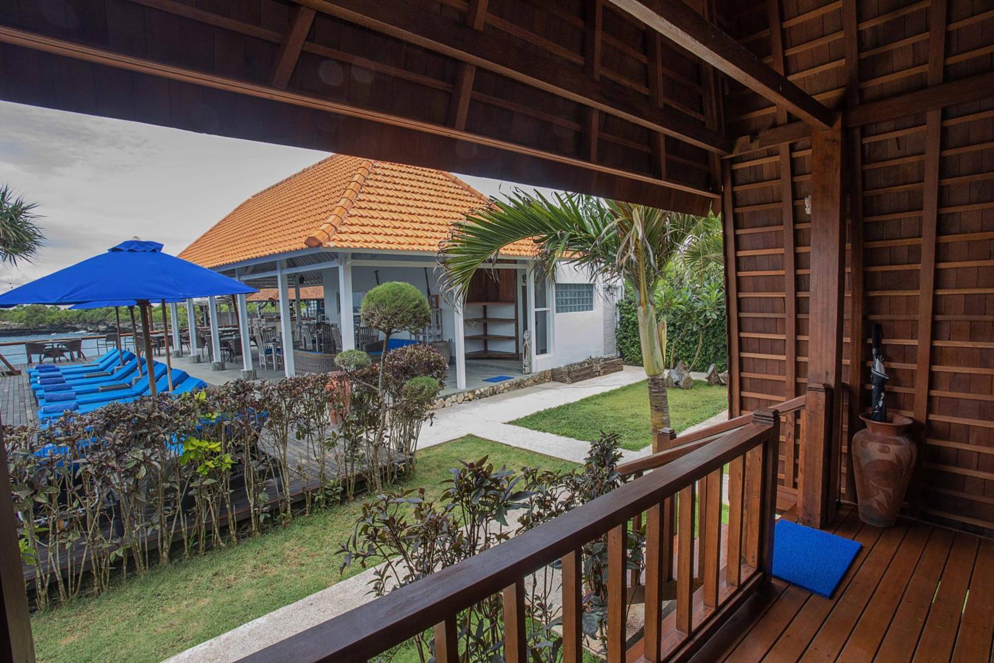 Water Blow Huts Vakantiepark Lembongan
